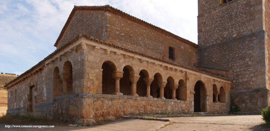 VISTA SUROESTE DE GALERÍA Y TEMPLO