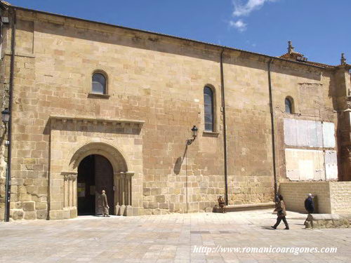 FACHADA SUR DEL TEMPLO