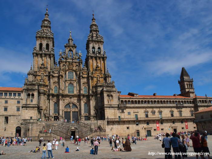 FACHADA OESTE DEL TEMPLO (OBRADOIRO)