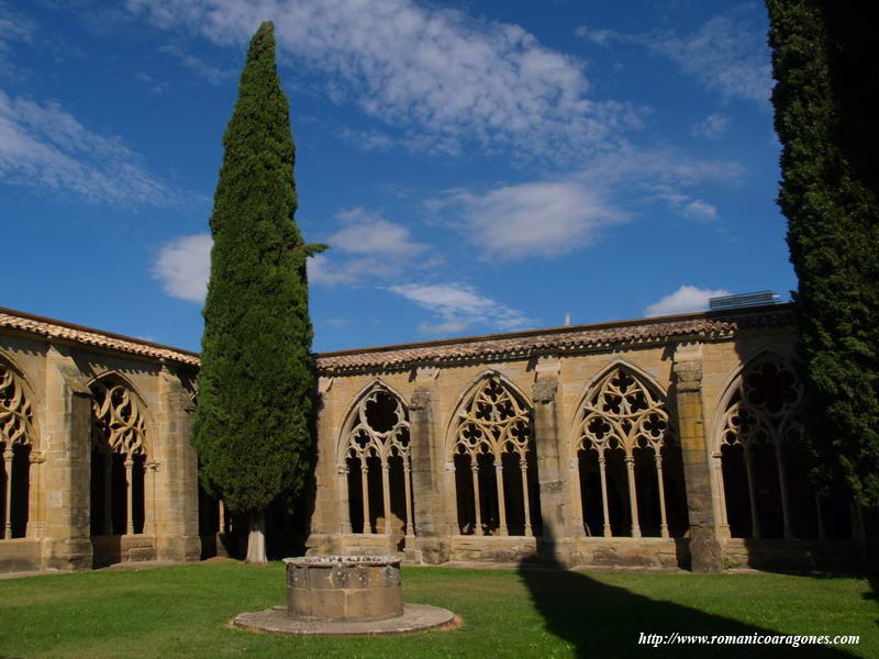 CLAUSTRO GTICO