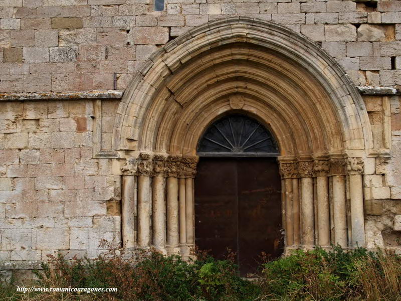 PORTADA DE SAN PEDRO EN EL MURO NORTE DEL TEMPLO