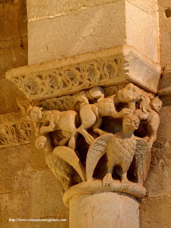 CAPITEL DE GUILAS Y LEONES