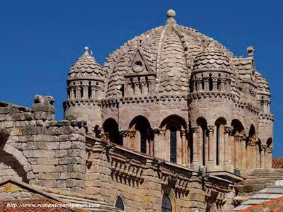 ZAMORA: EXTERIOR DEL CIMBORRIO