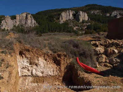 SECCIÓN DE HORNO DE CAL. LOARRE (HUESCA)