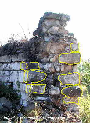 MURO ARRUINADO DEL ÁBSIDE DE MEDIANETA (HUESCA)